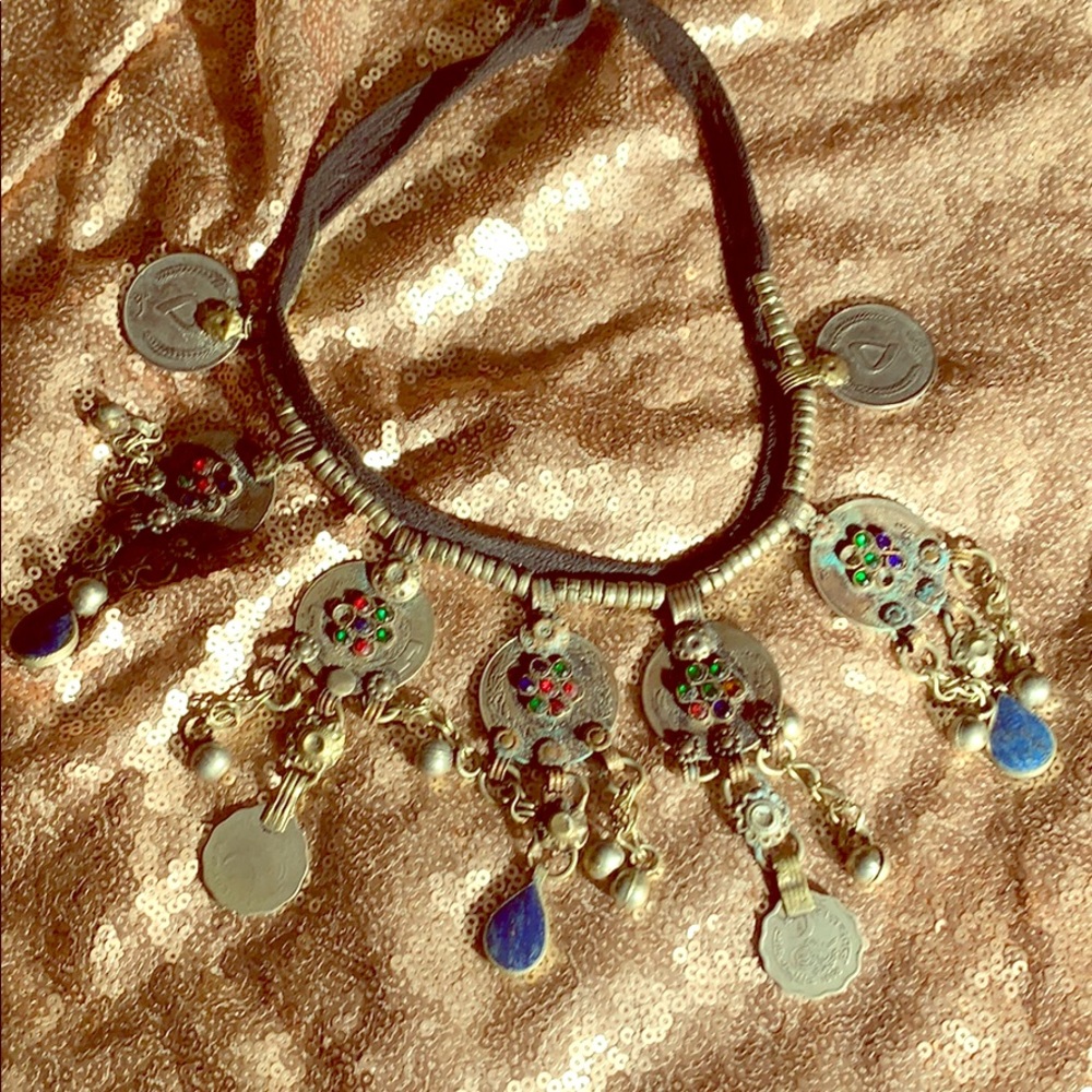 Belly dancer choker.